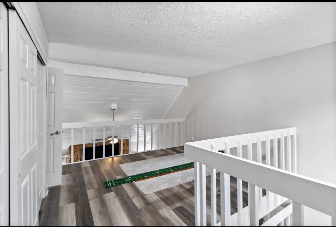 5051 Woodlake Drive IL
