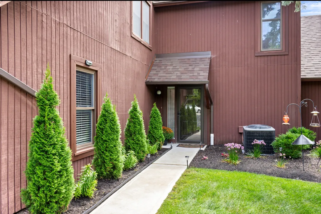 5051 Woodlake Drive IL