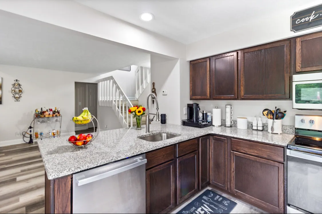 5051 Woodlake Drive IL
