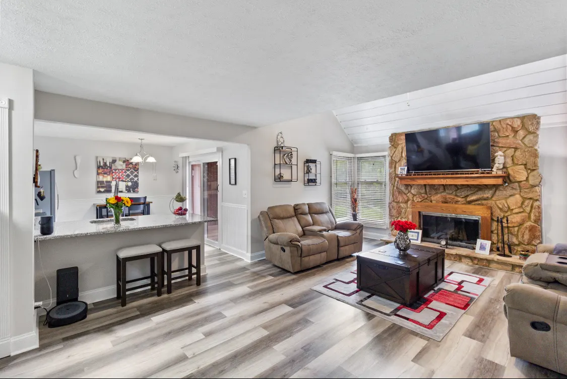 5051 Woodlake Drive IL