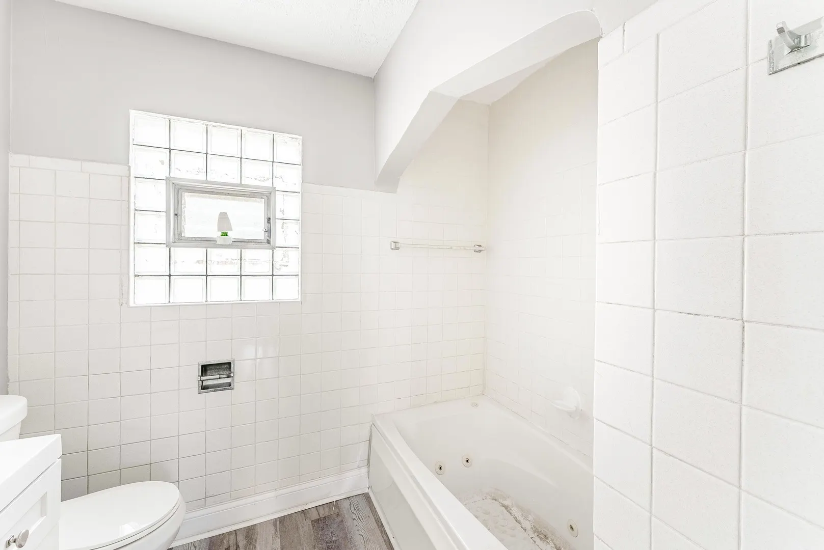 58 W 118th Street IL