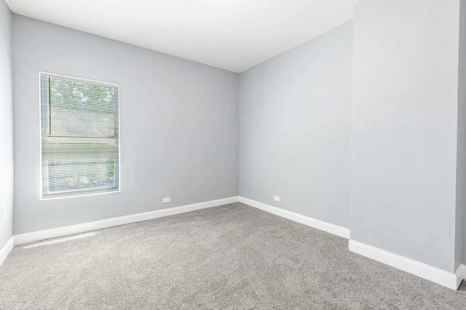 1310 E 72nd Street IL