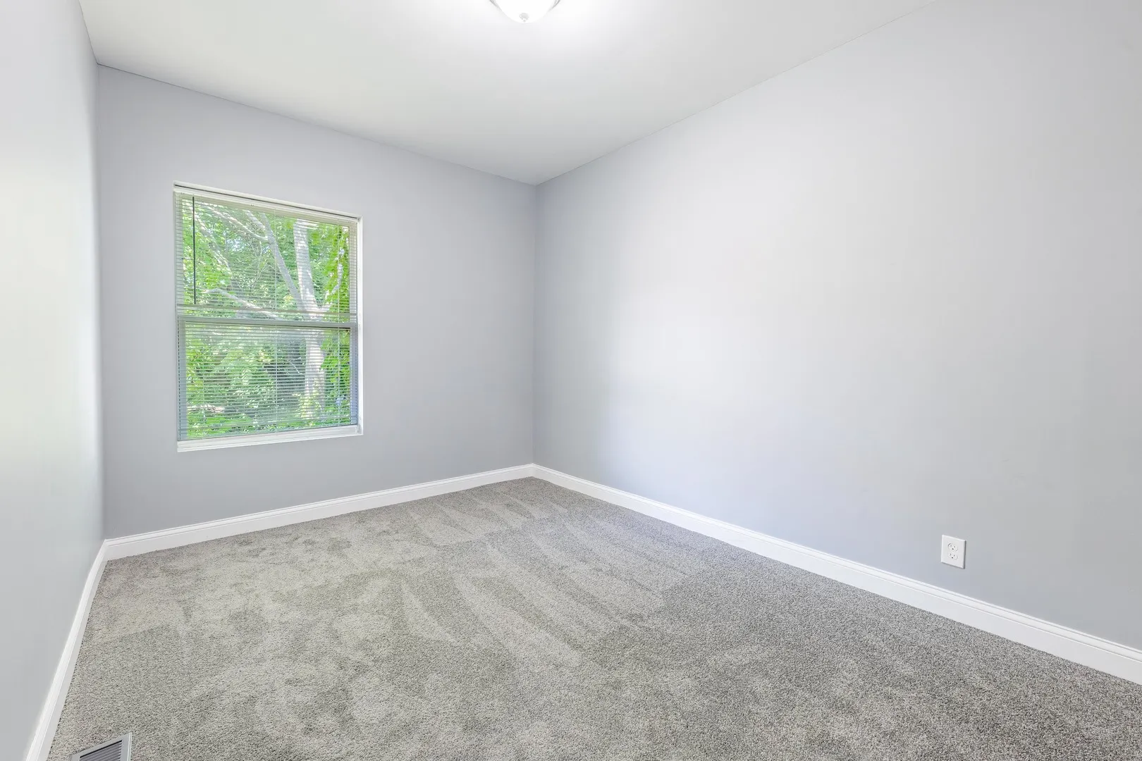 1310 E 72nd Street IL