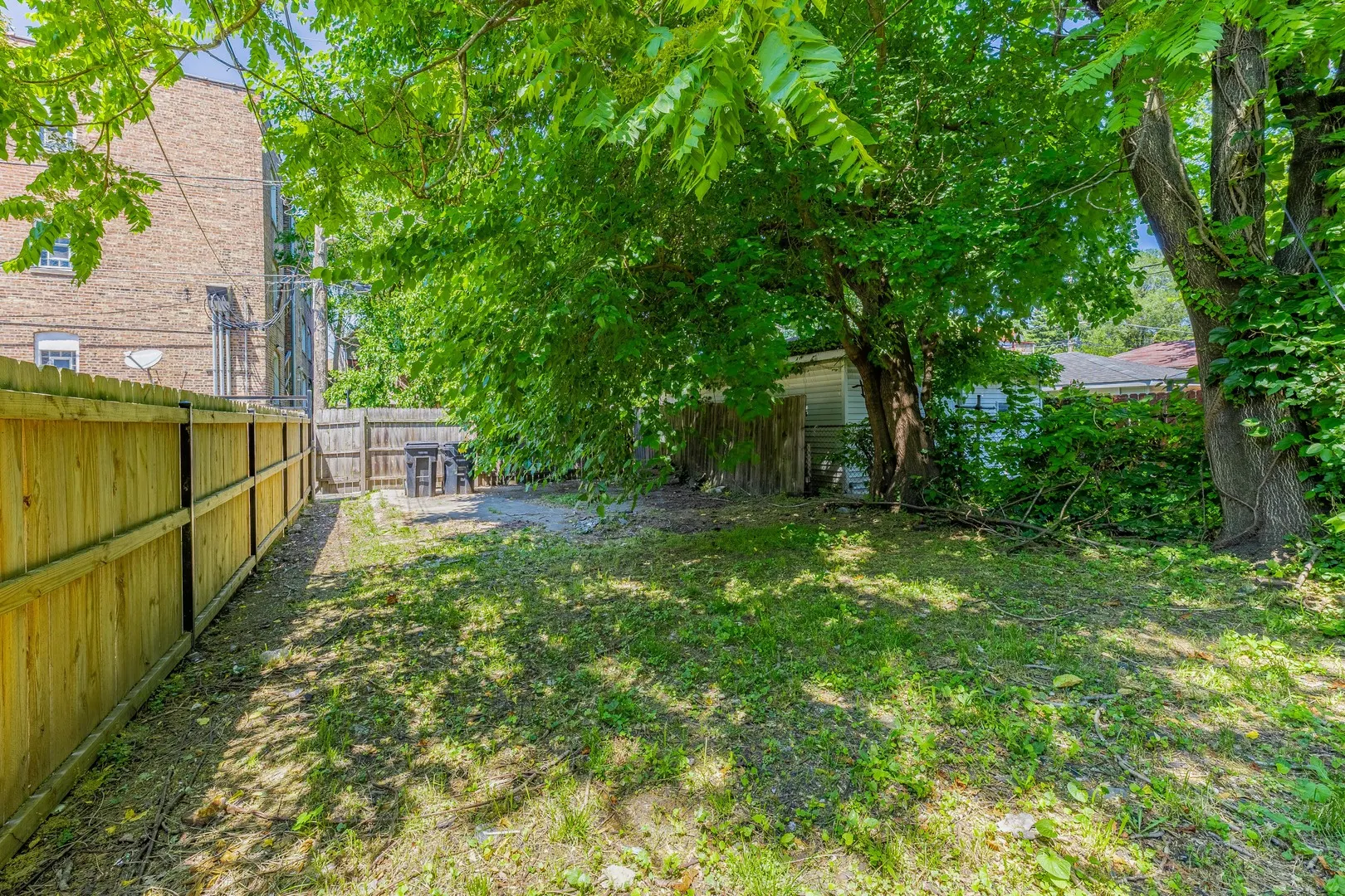 1310 E 72nd Street IL