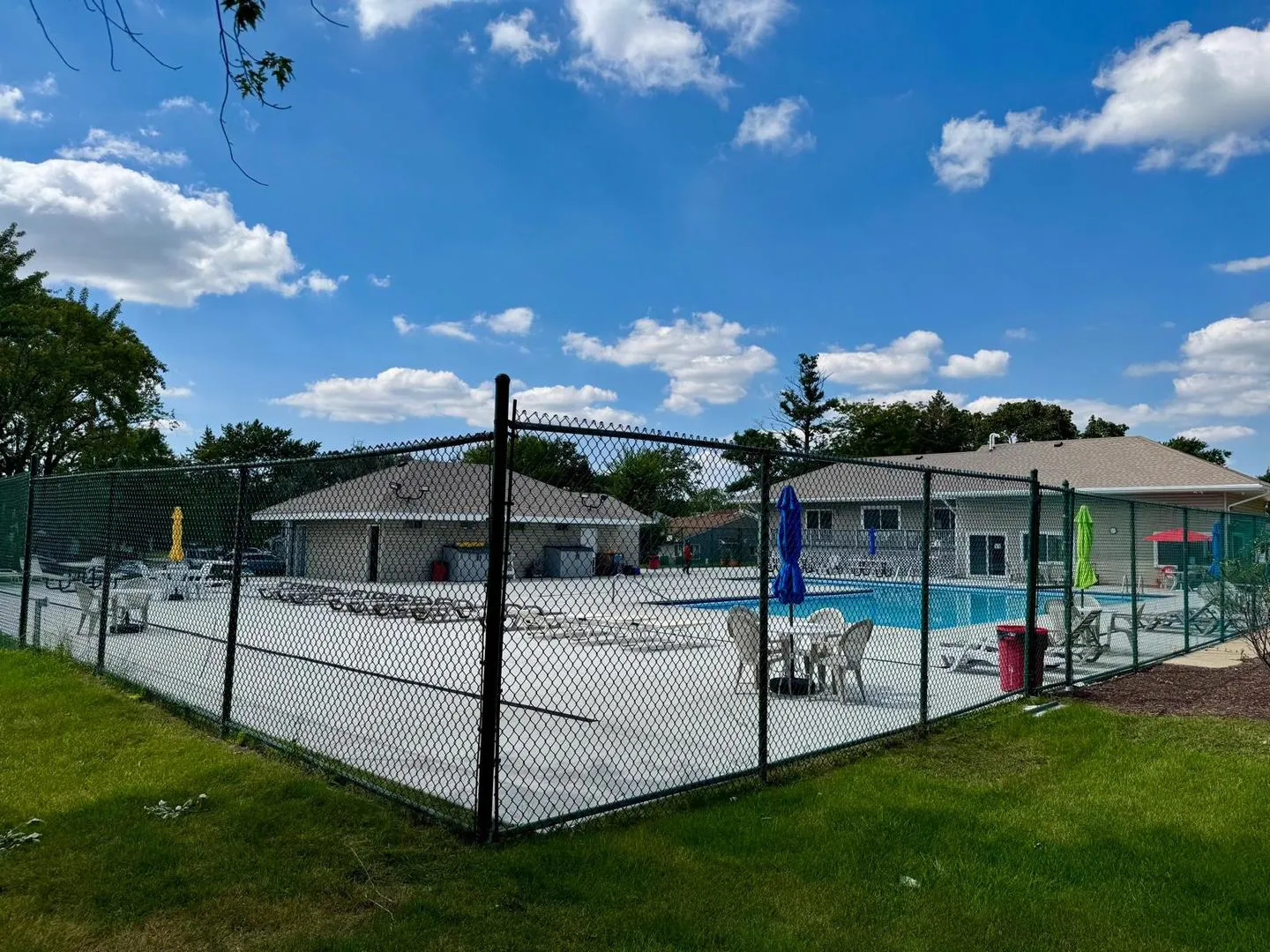 418 Farmbrook Court IL