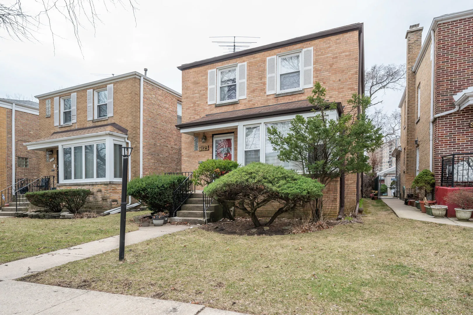 3123 W Chase Avenue IL