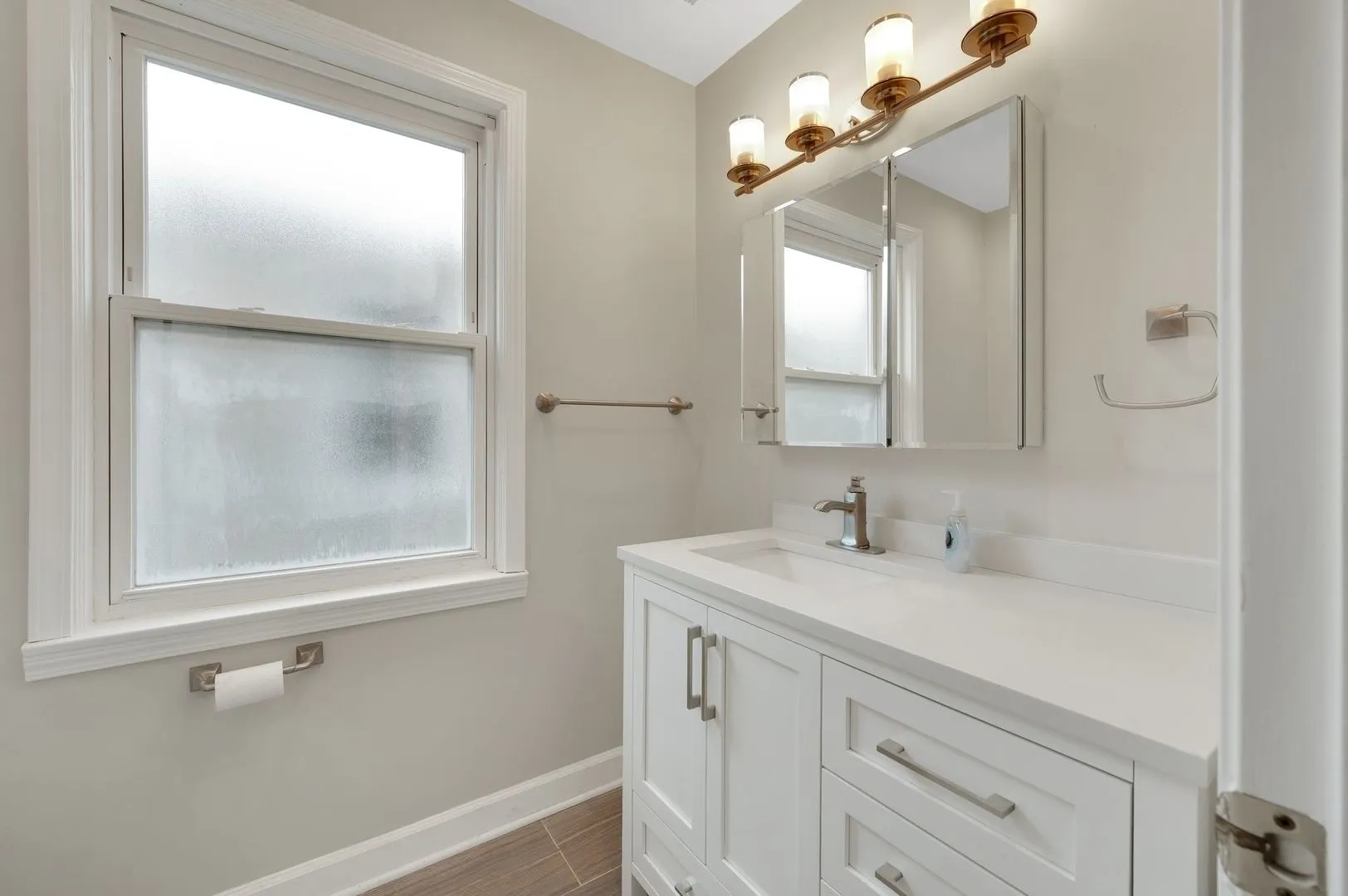 3123 W Chase Avenue IL