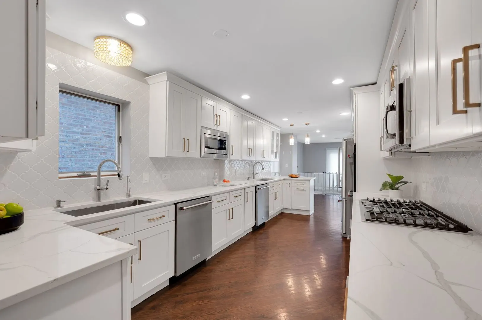 3123 W Chase Avenue IL