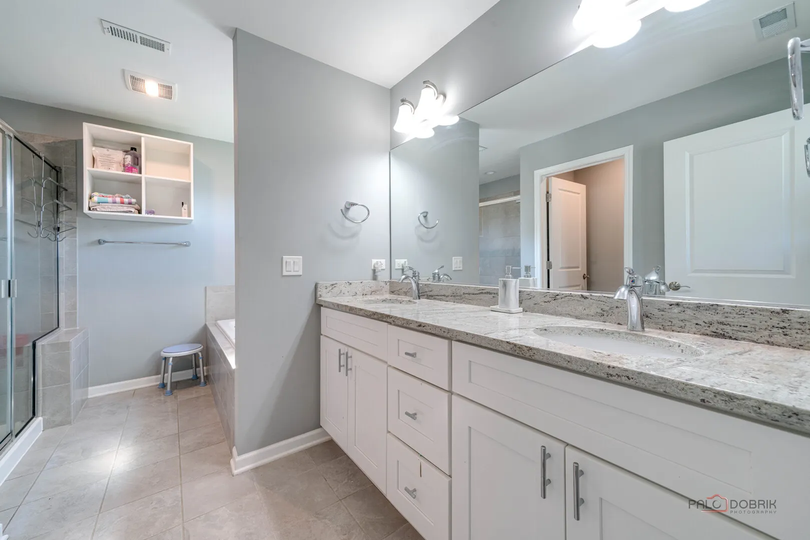 2366 N Newberry Lane IL