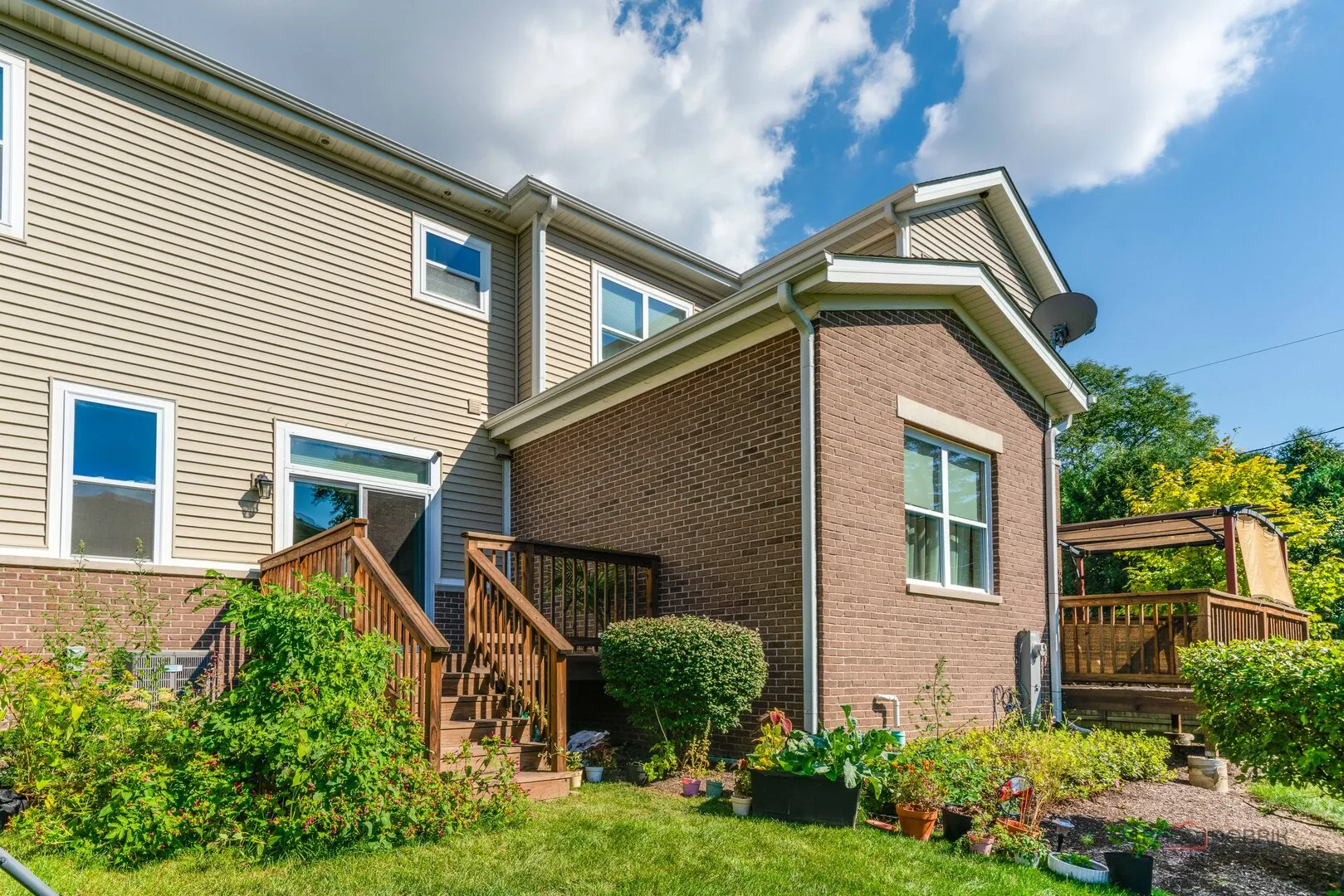 2366 N Newberry Lane IL