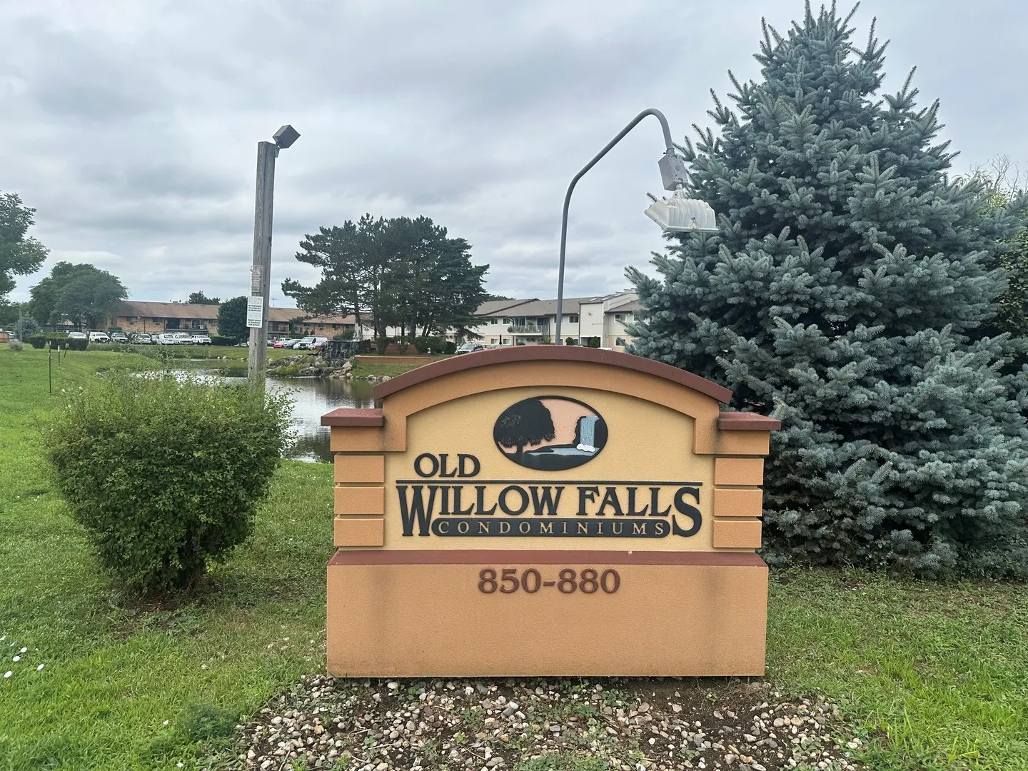 850 E Old Willow Road 108 IL