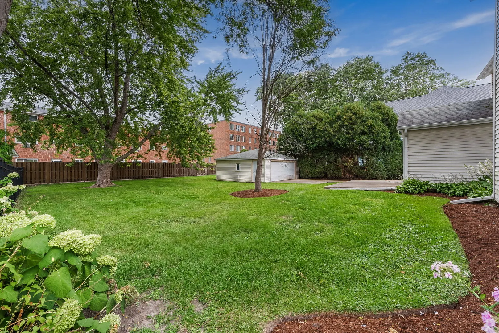 318 W Wing Street IL