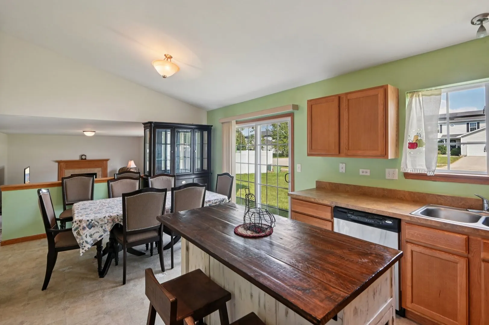 1102 Nikki Court IL