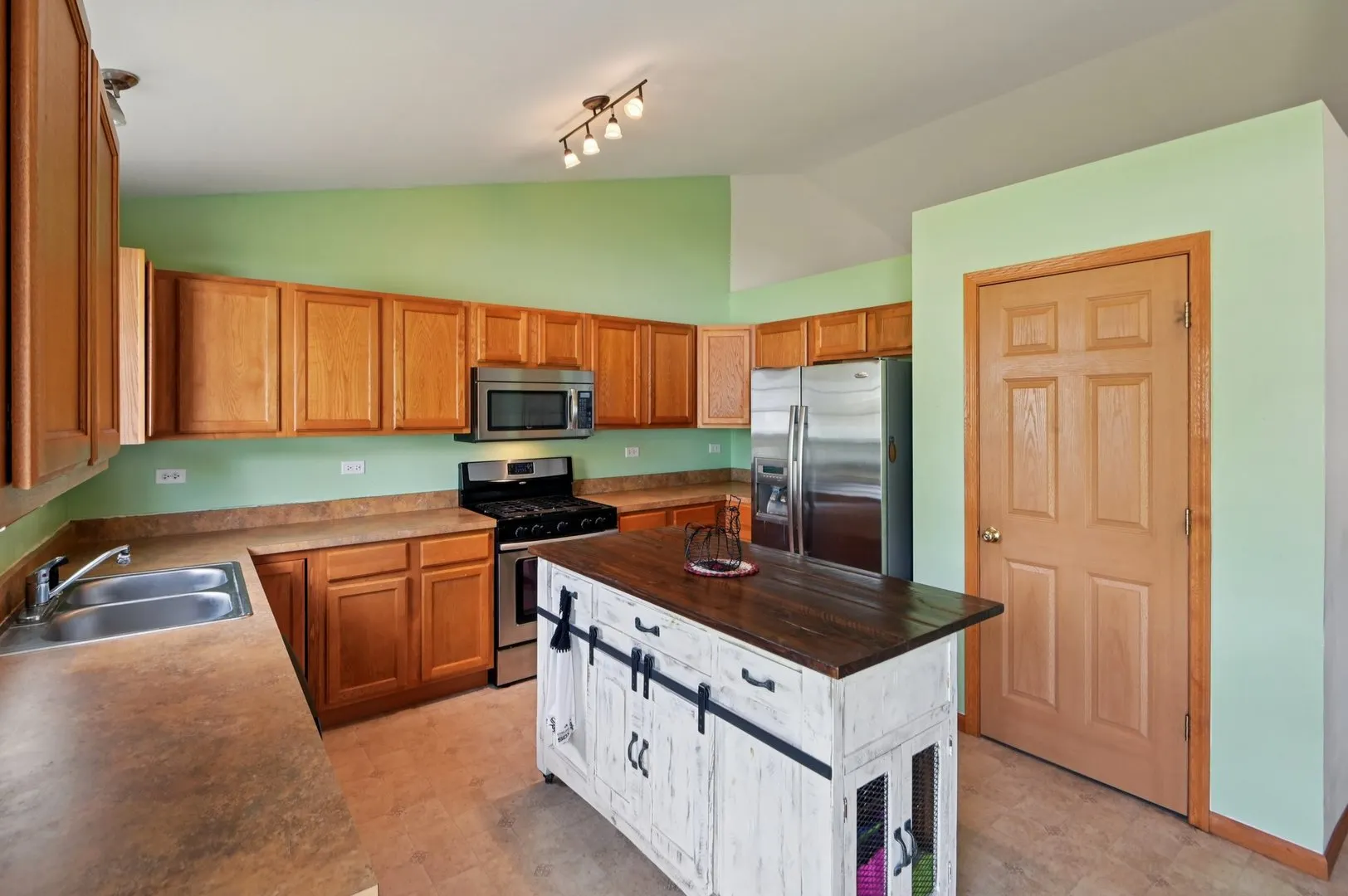 1102 Nikki Court IL
