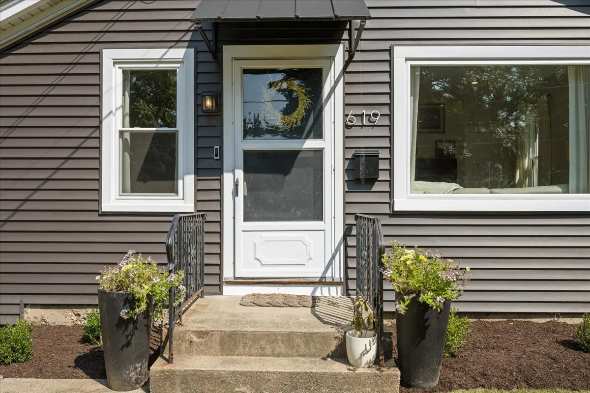 619 Church Street IL