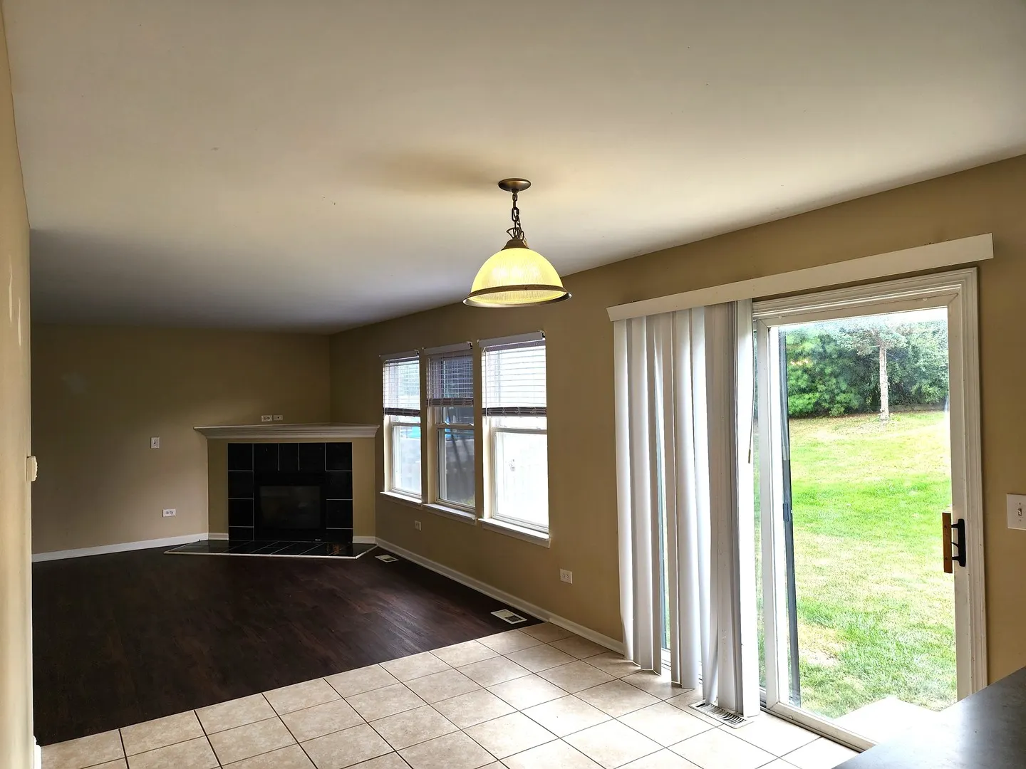 570 Collier Drive IL