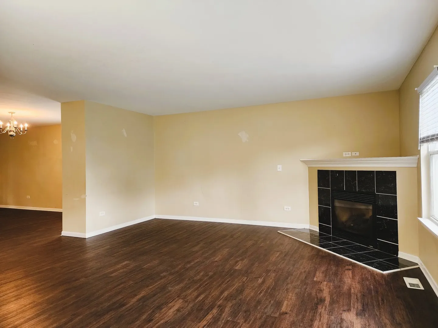 570 Collier Drive IL