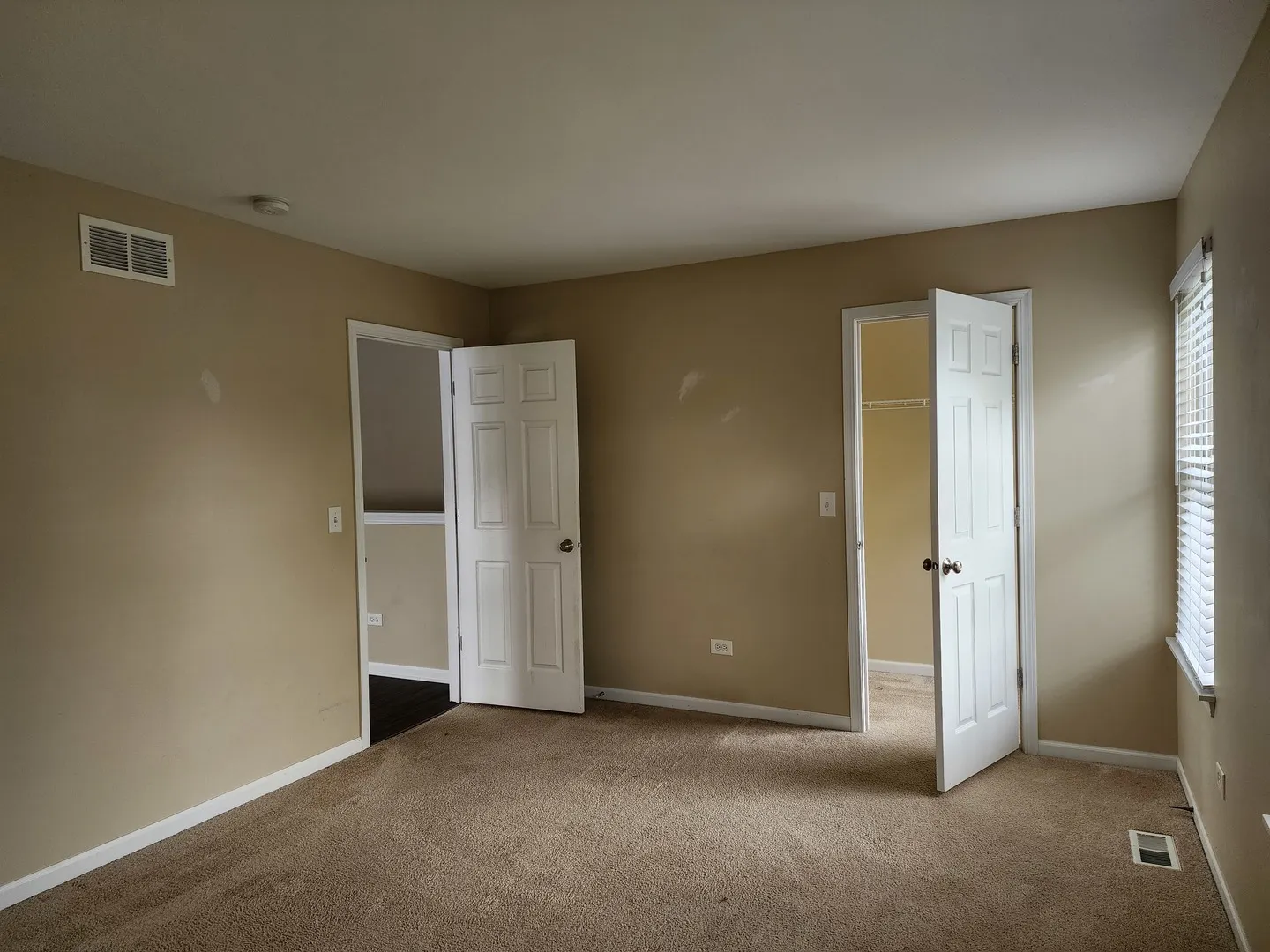 570 Collier Drive IL