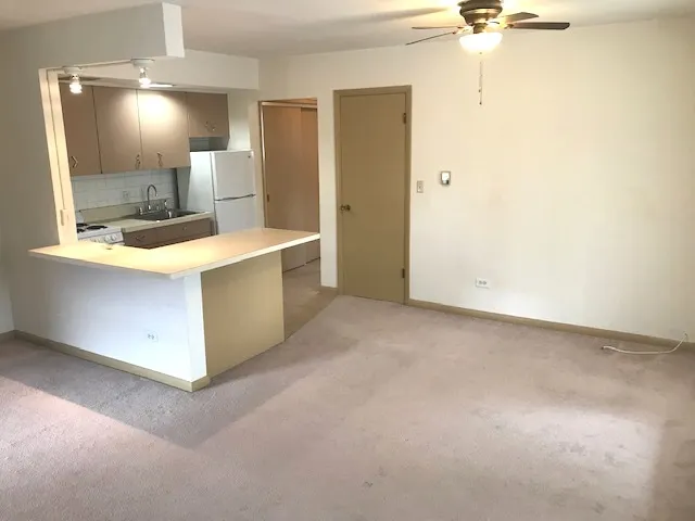 725 BUSSE Highway 6 IL