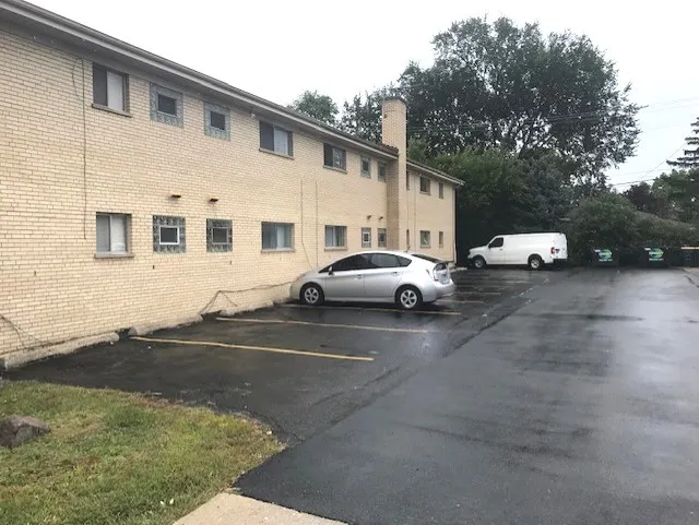 725 BUSSE Highway 6 IL