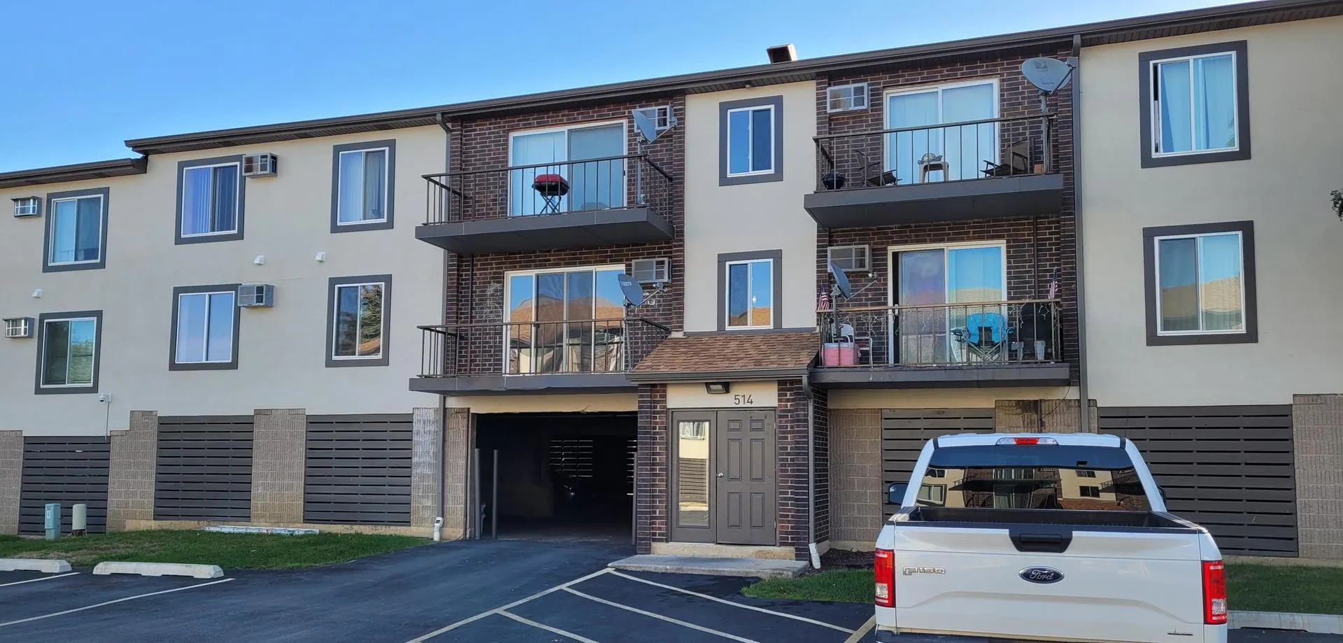 514 Kiowa Circle 204 IL
