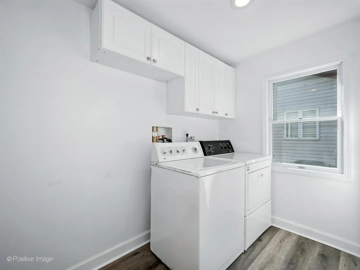 702 Livingston Street IL