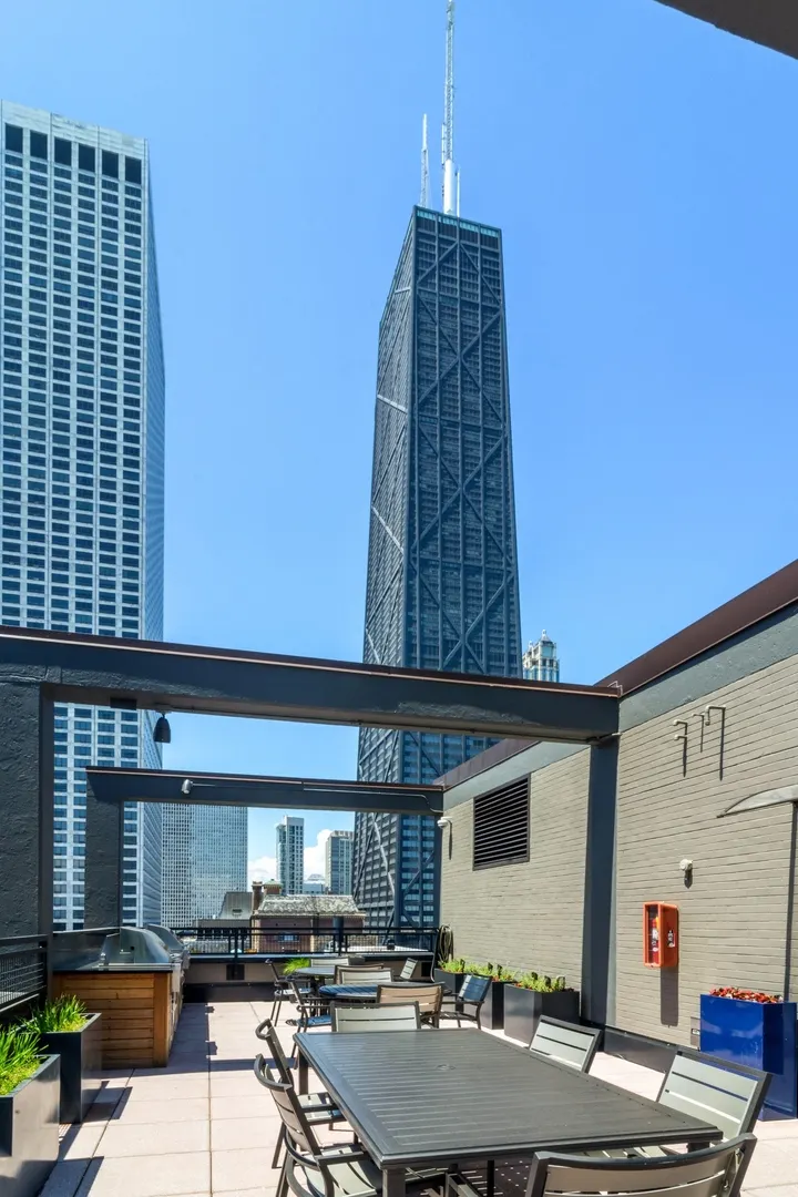 247 E Chestnut Street 602 IL