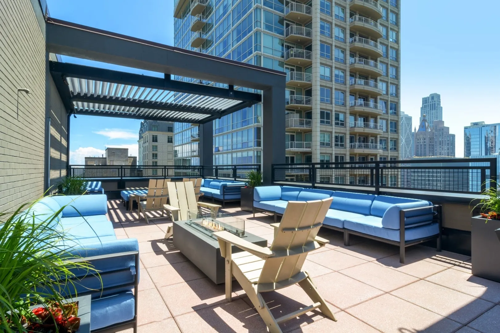 247 E Chestnut Street 602 IL