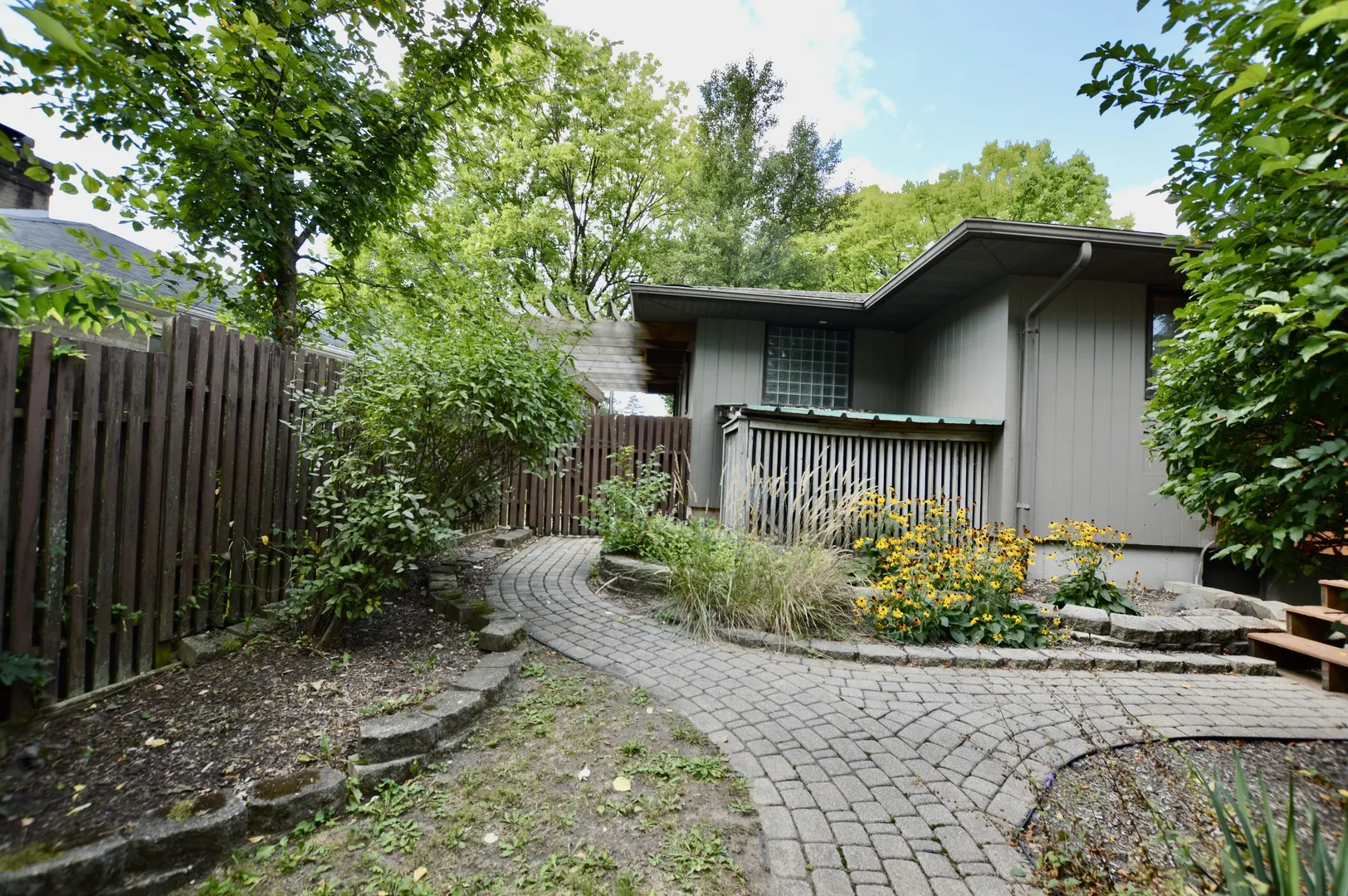 812 N Allen Avenue IL