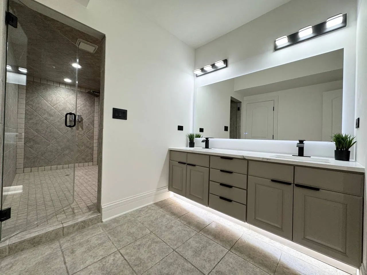 1026 Lathrop Avenue IL