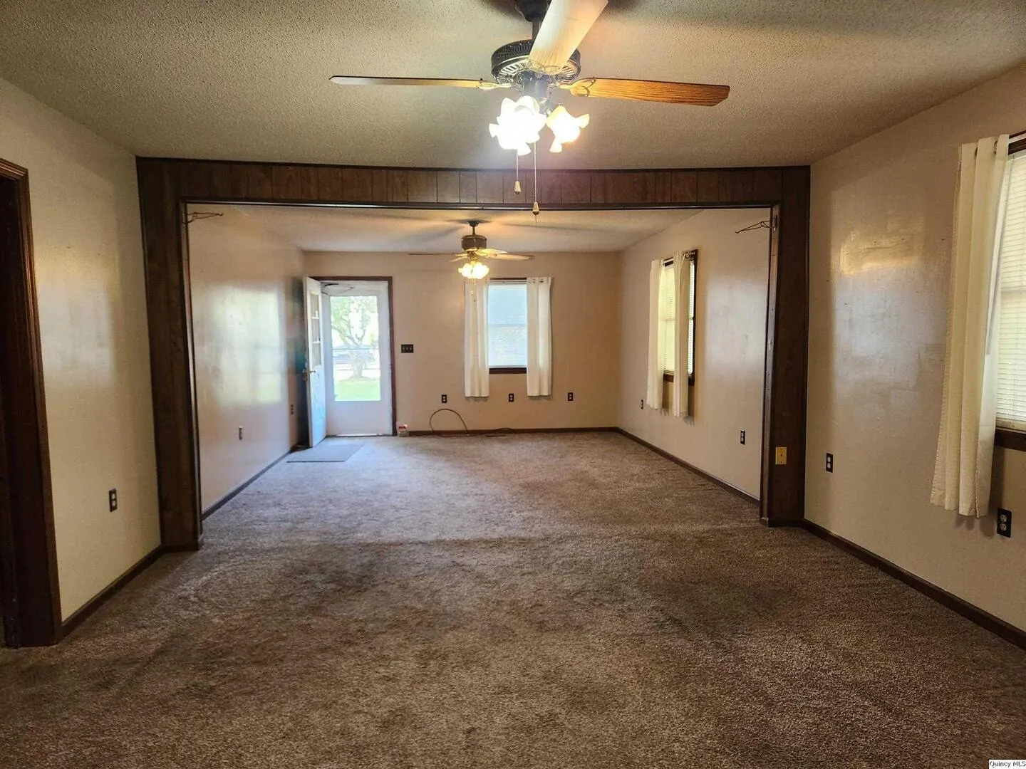 710 Jackson IL