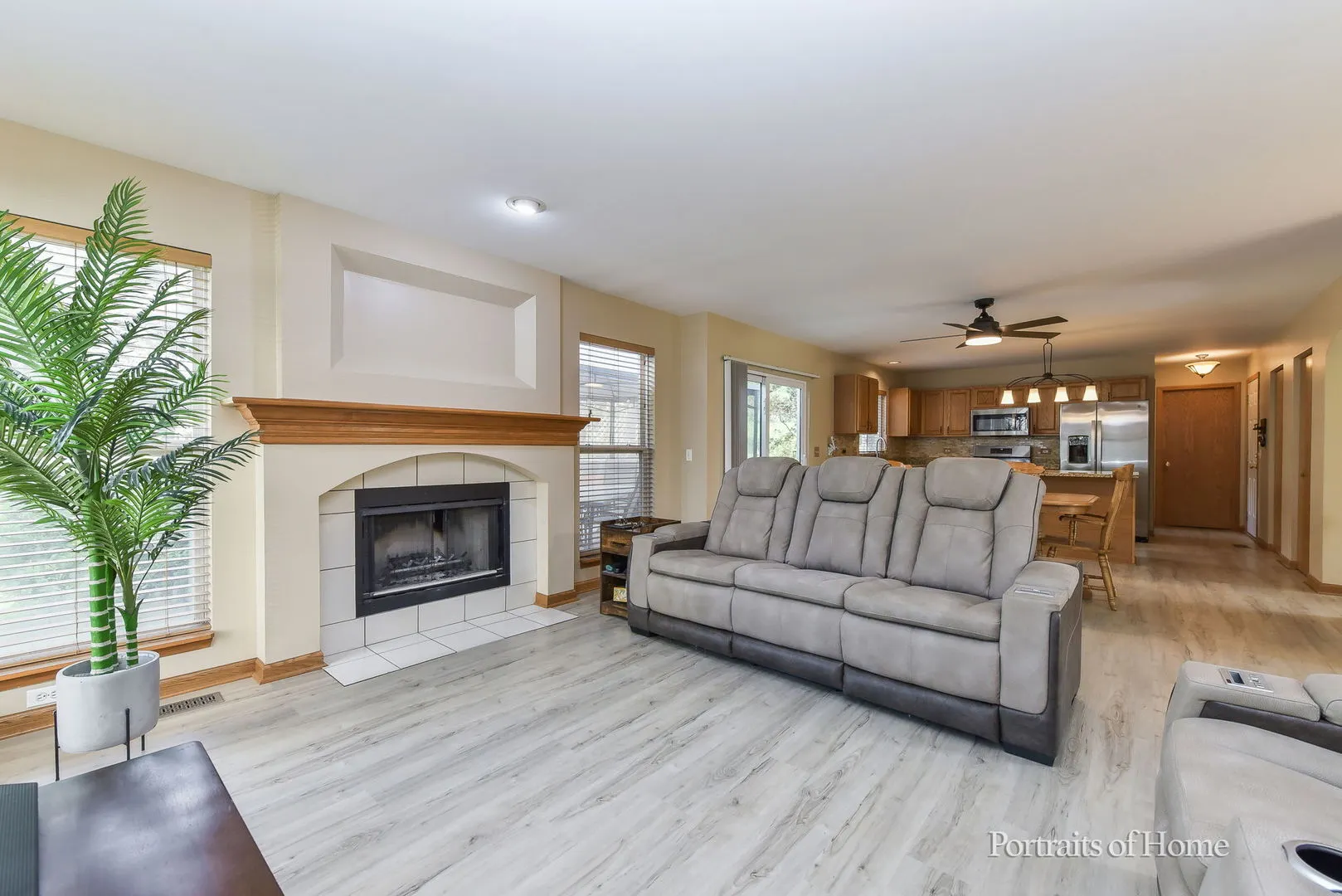 2420 Glenford Drive IL