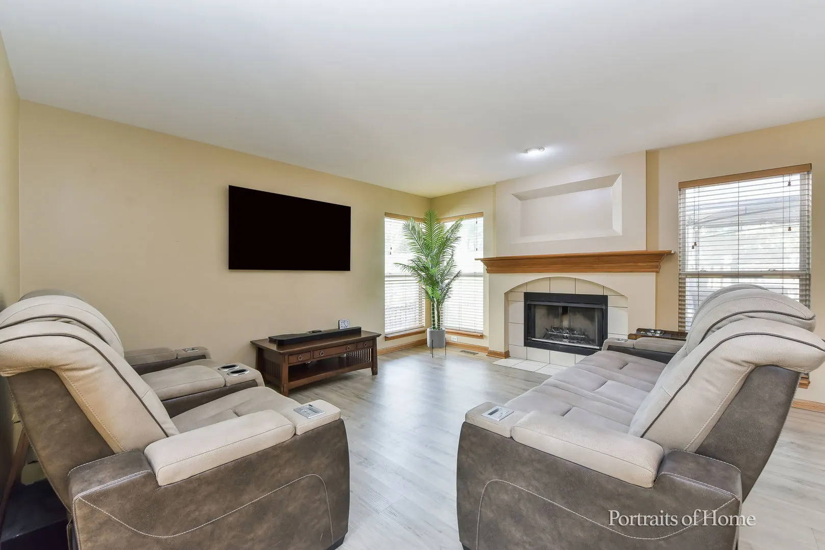 2420 Glenford Drive IL