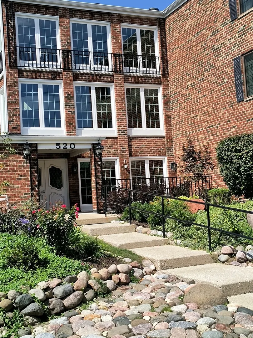 520 Biesterfield Road 318 IL