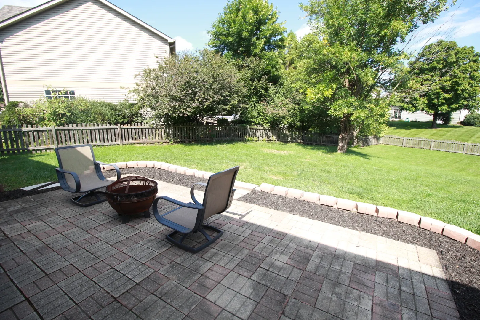 610 Salem Circle IL