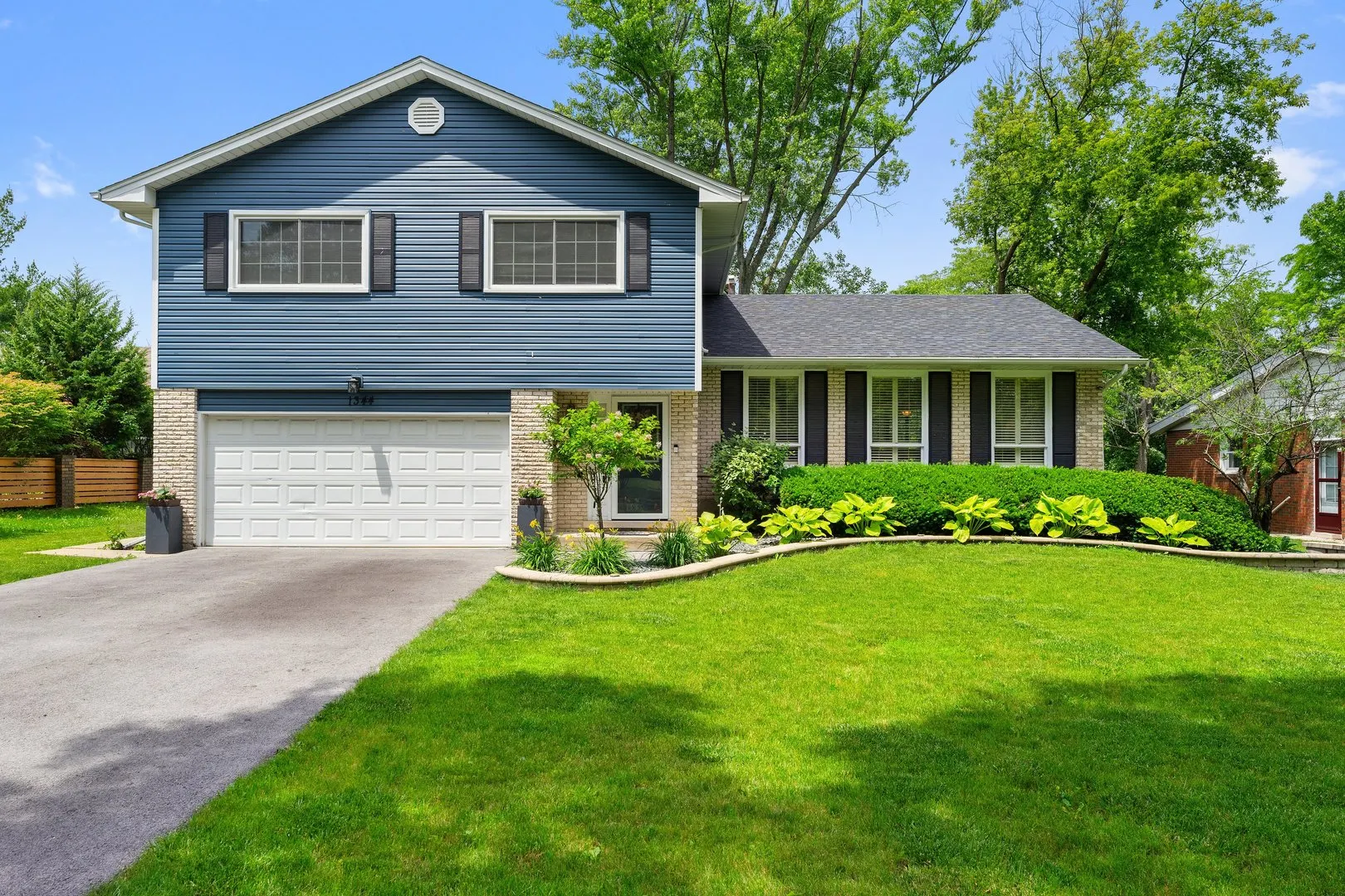 1344 Heather Hill Crescent IL