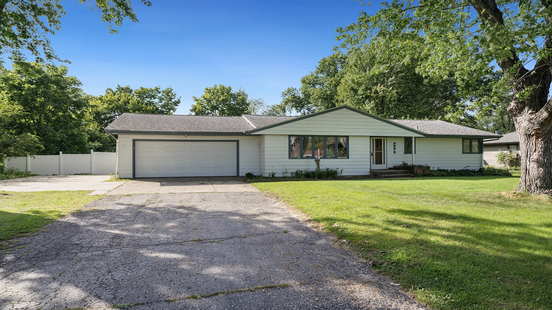 110 Smith Lane IL