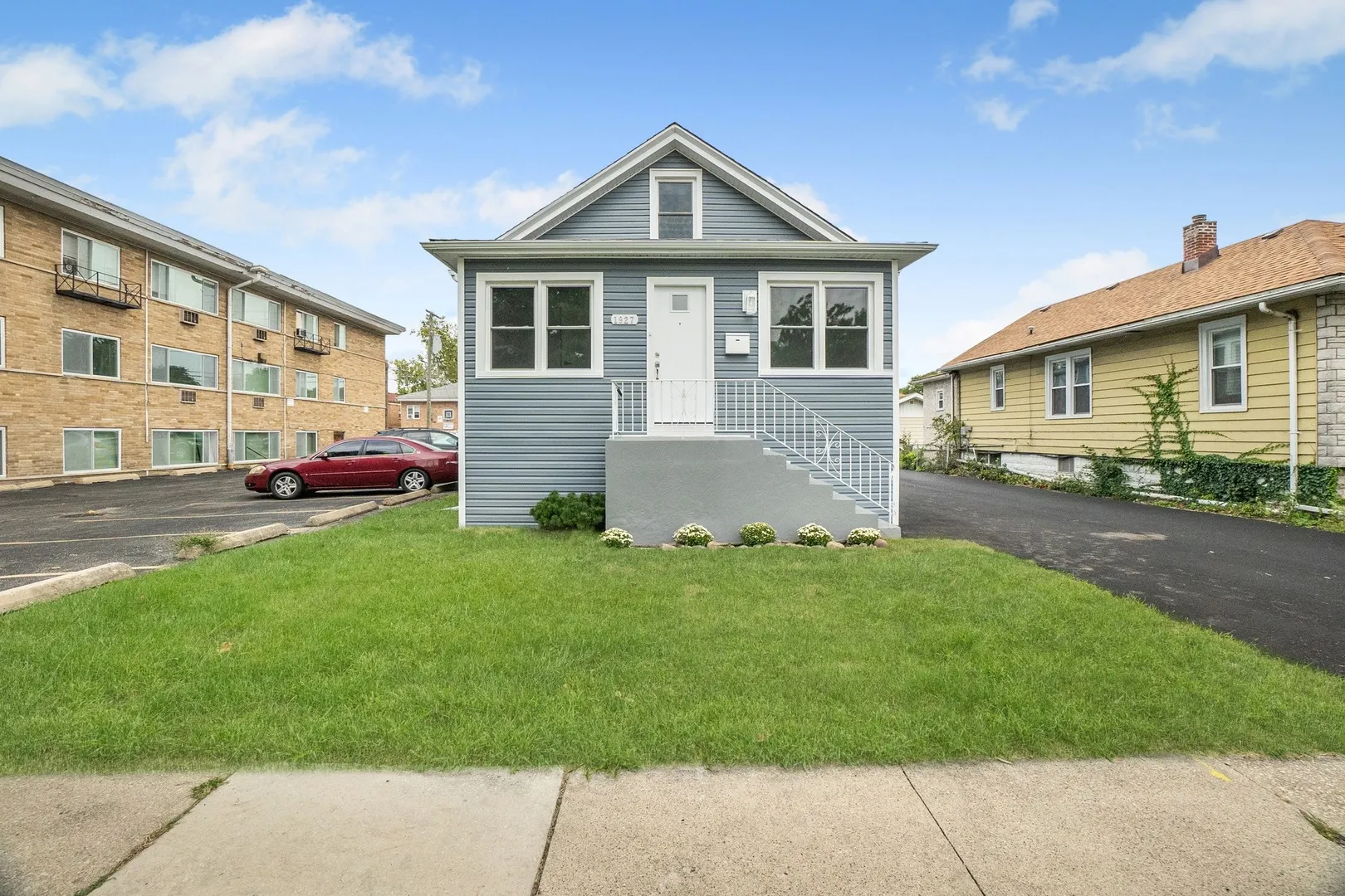 1927 S 17th Avenue IL