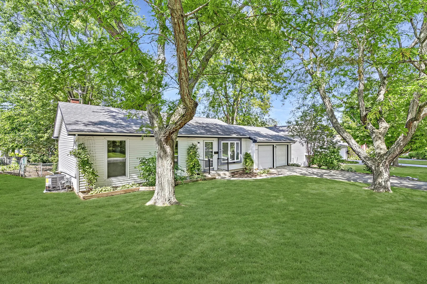 205 Augusta Drive IL