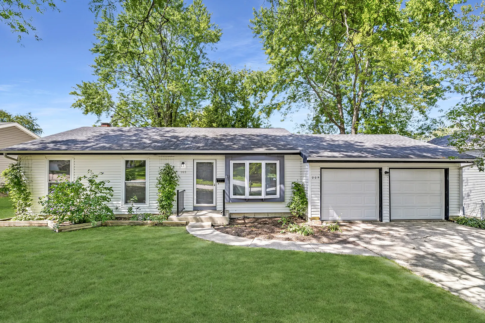 205 Augusta Drive IL