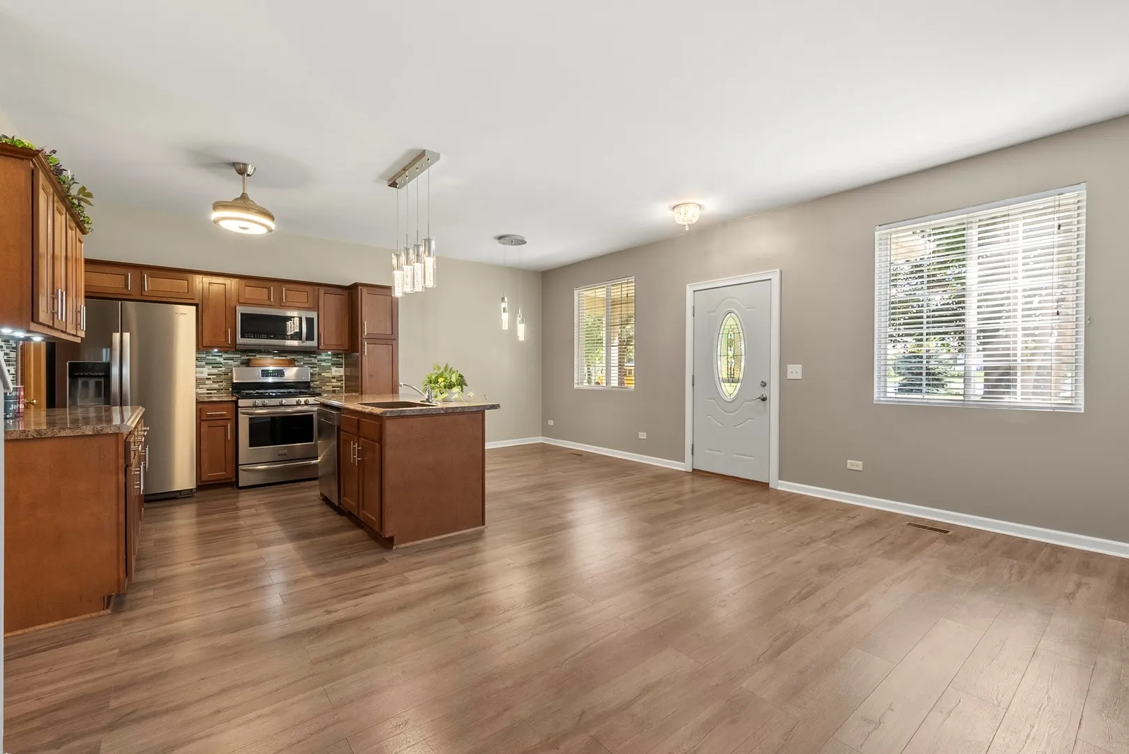 1565 Azalea Circle IL