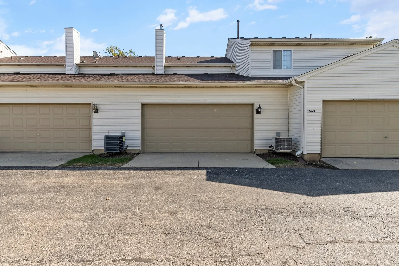 1565 Azalea Circle IL