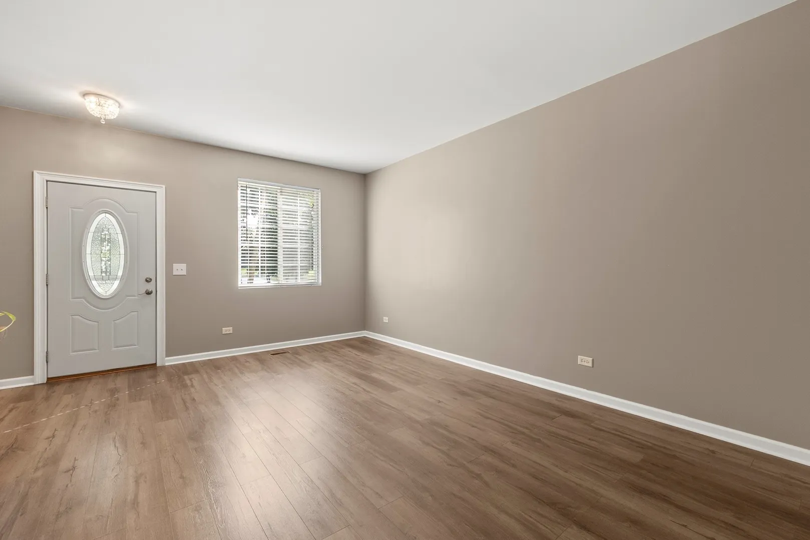 1565 Azalea Circle IL