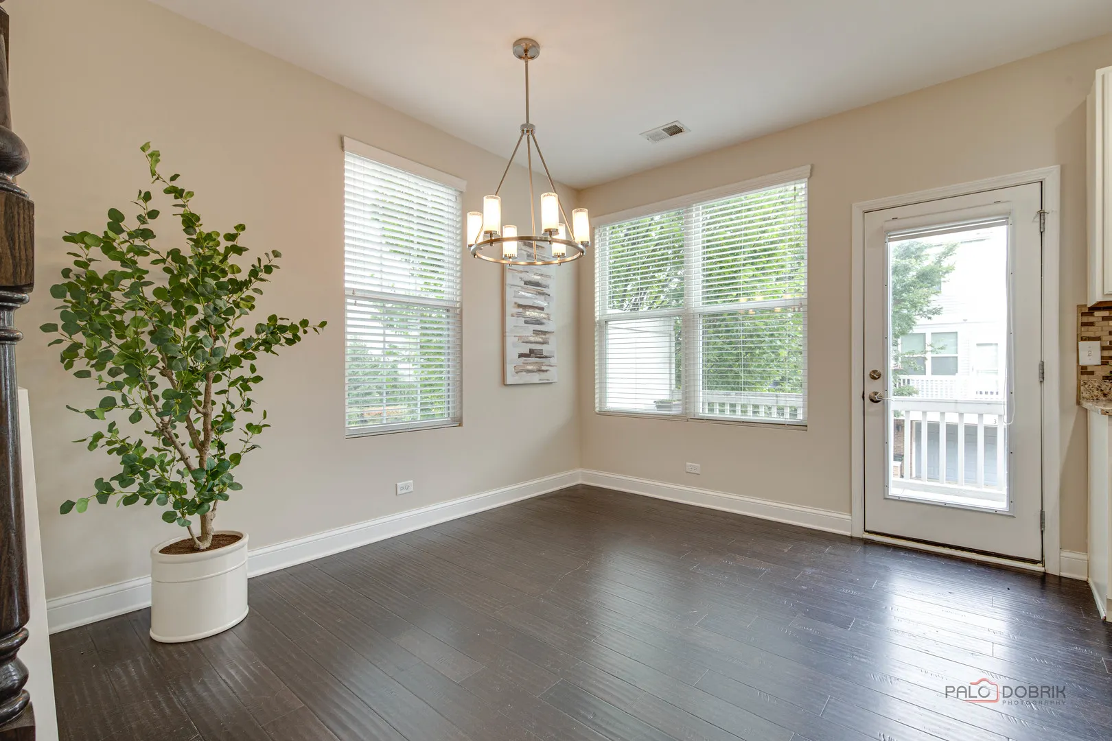 3253 Coral Lane IL