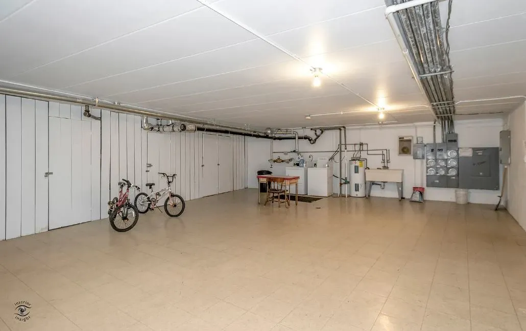 8616 W 95th Place 307 IL