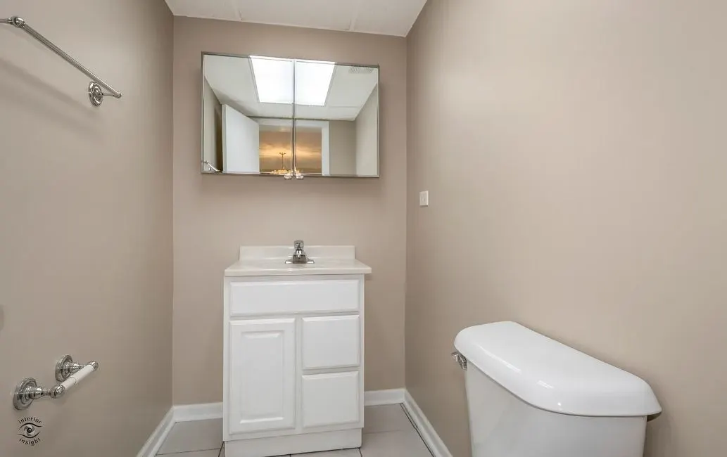 8616 W 95th Place 307 IL