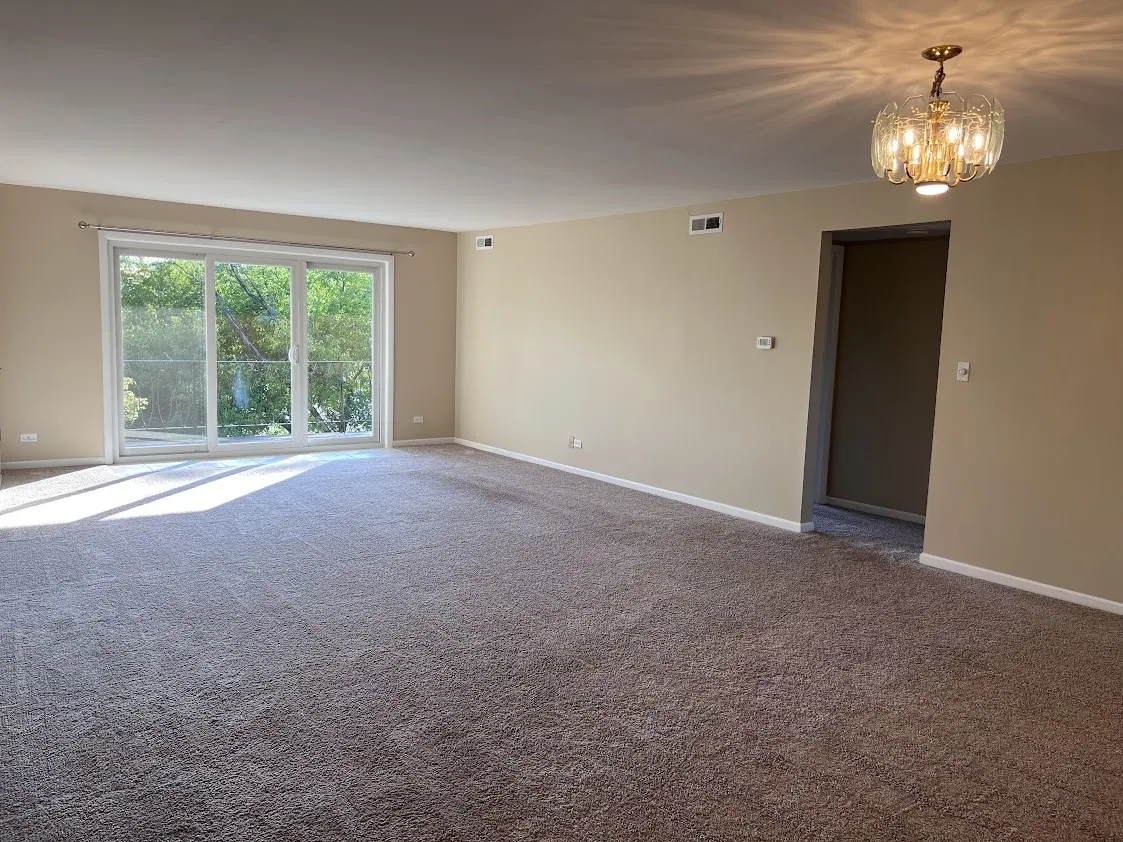 8616 W 95th Place 307 IL