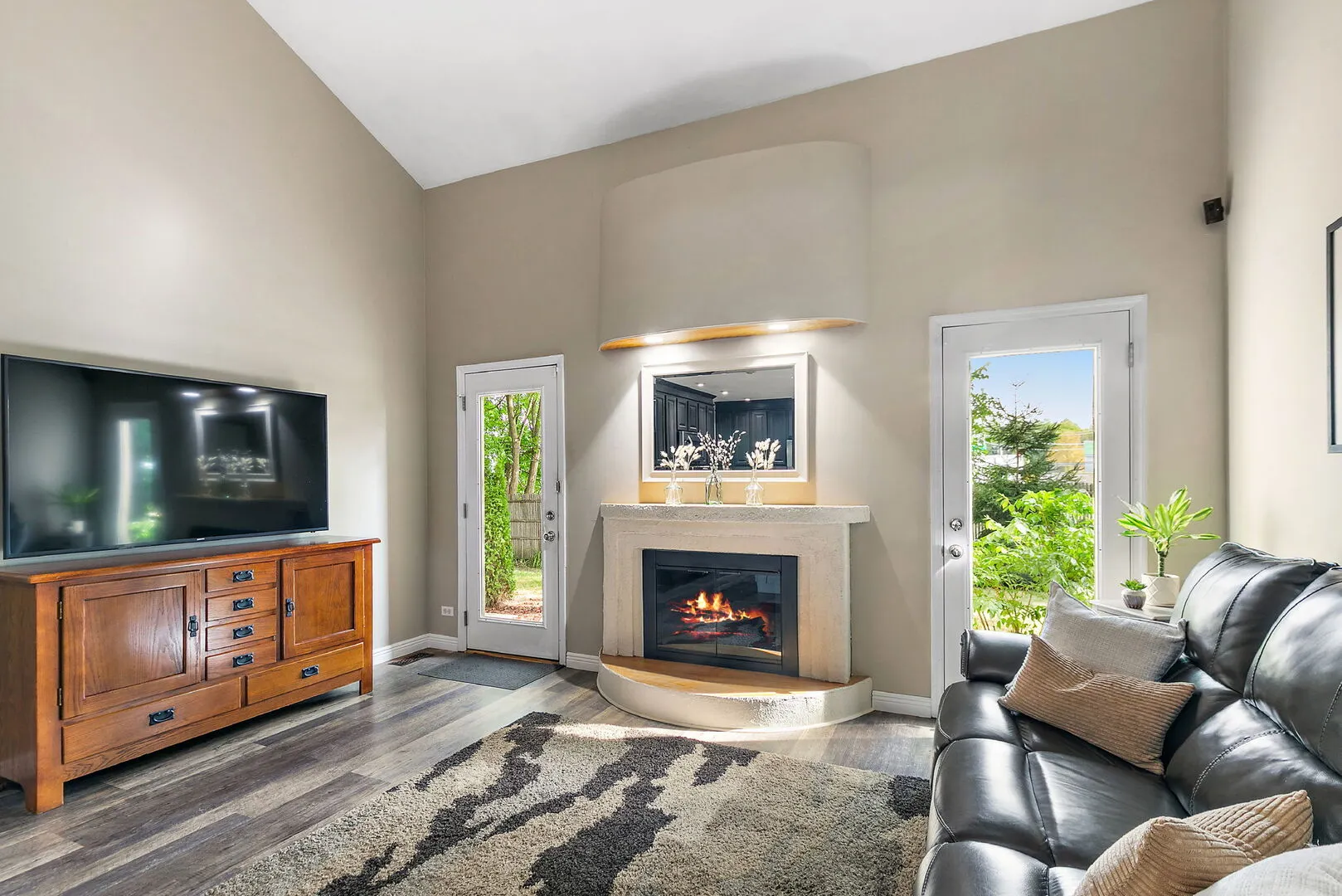 822 Woodbine Circle IL