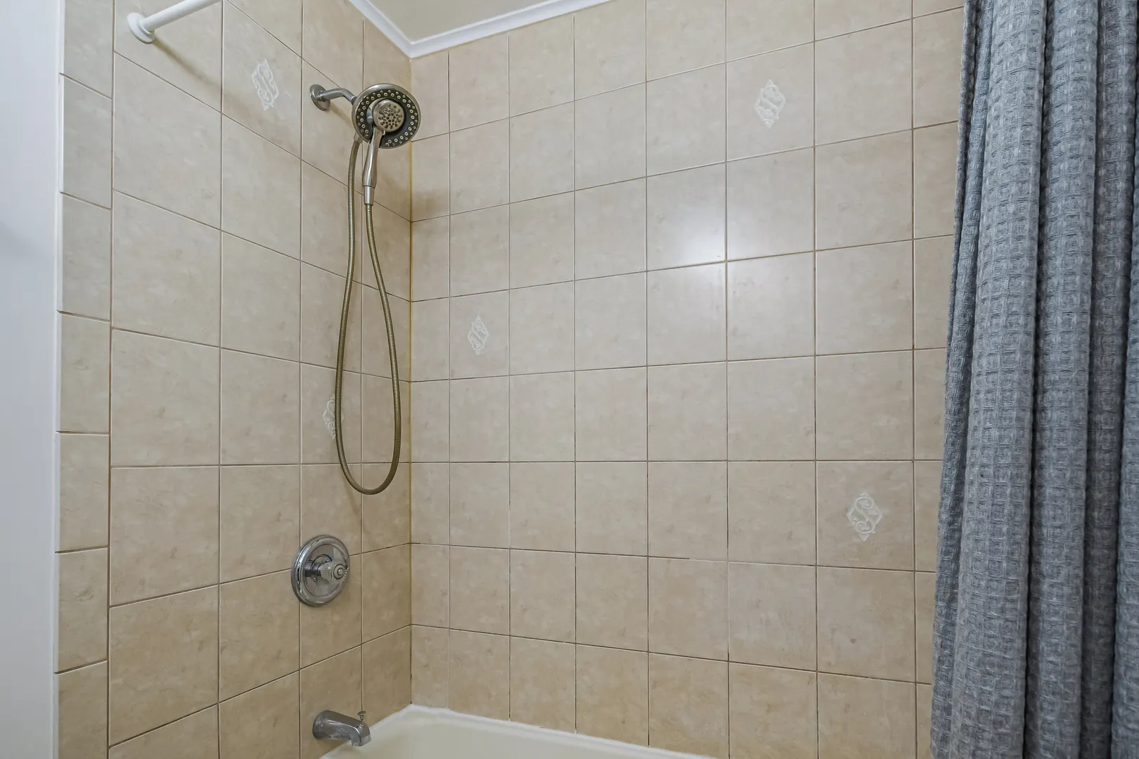 100 E WALTON Street 26A IL