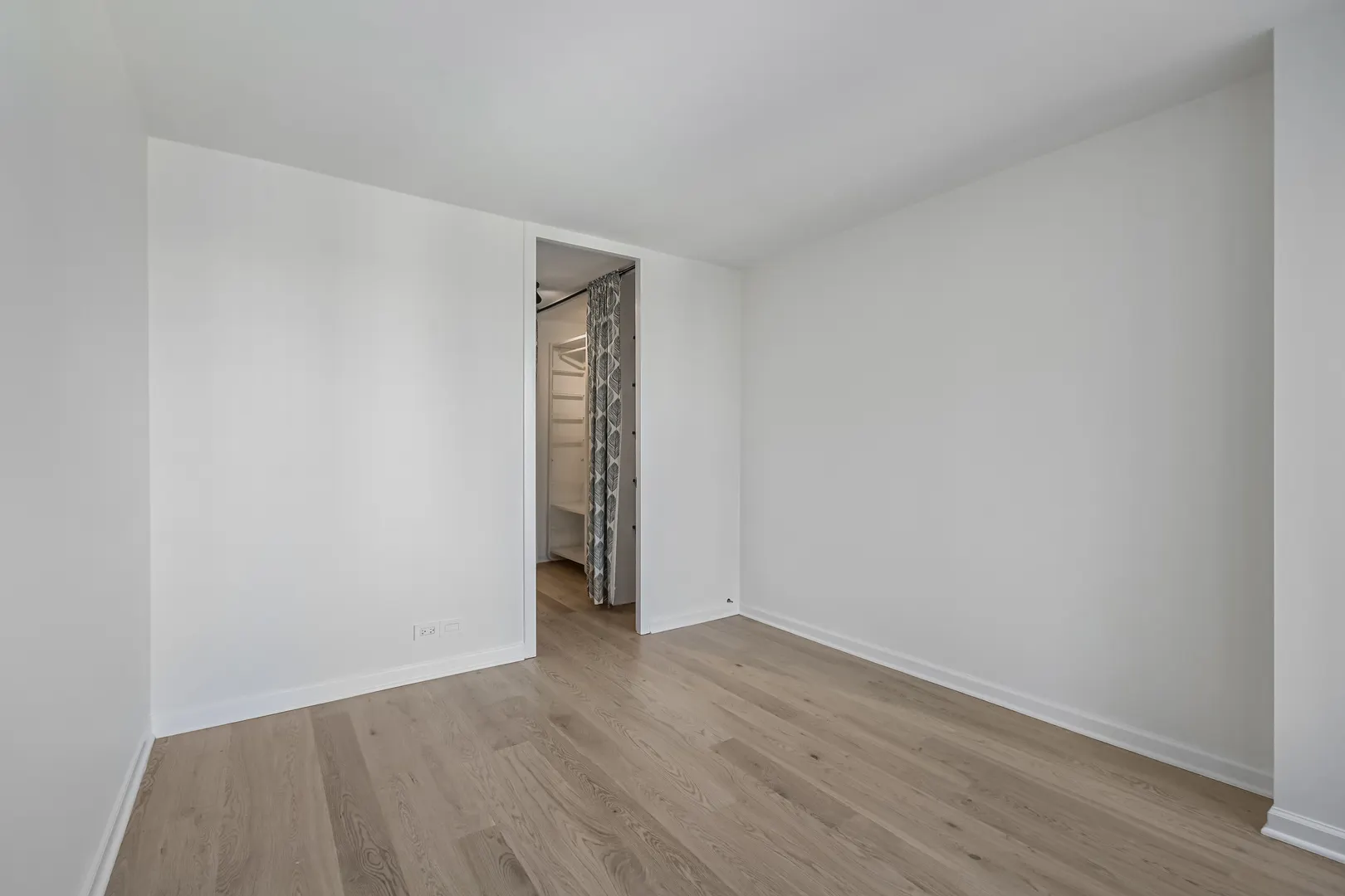100 E WALTON Street 26A IL